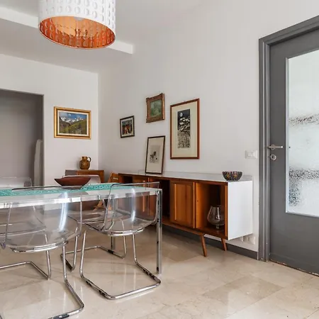 Trilocale In Stile Milanese In Solari ミラノ