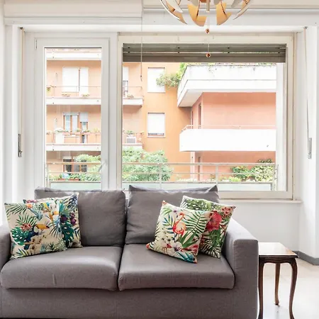 Trilocale In Stile Milanese In Solari * ミラノ